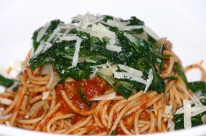 Spaghetti Bolognese mit Spinat Topping